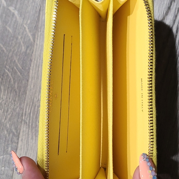 Auth CHANEL Quilted Wallet - Picture 9 of 10